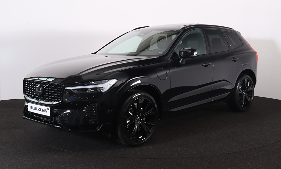 Volvo XC60 T6 Recharge AWD Plus Black Edition - LONG RANGE - Panorama/schuifdak - IntelliSafe Assist & Surround - 360º Camera - Harman/Kardon audio - Adaptieve LED koplampen - Verwarmde voorstoelen, stuur & achterbank - Parkeersensoren voor & achter - Elektr. bedienb. voorstoelen met geheugen - Draadloze tel. lader - Extra getint glas - 21' LMV