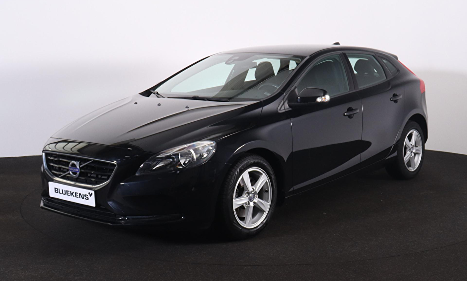 Volvo V40 T2 Kinetic - Climate Control - Cruise Control - High Performance Audio - Aluminium interieurafwerking - LED dagrijverlichting - Multifunctioneel stuurwiel - Parkeersensoren achter - Dealer onderehouden - In hoogte verstelbare bestuurdersstoel - Black Sapphire metallic - 16' LMV - City Safety