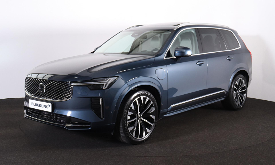Volvo XC90 T8 Recharge AWD Ultra Bright - Luchtvering - Panorama/schuifdak - IntelliSafe Assist & Surround - 360º Camera - Bowers & Wilkins audio - Adaptieve LED koplampen - Verwarmde voorstoelen, stuur & achterbank - Parkeersensoren voor & achter - Elektr. bedienb. voorstoelen met geheugen - Geventileerde voorstoelen - Head up display - Draadloze tel. lader - Extra getint glas - 21' LMV