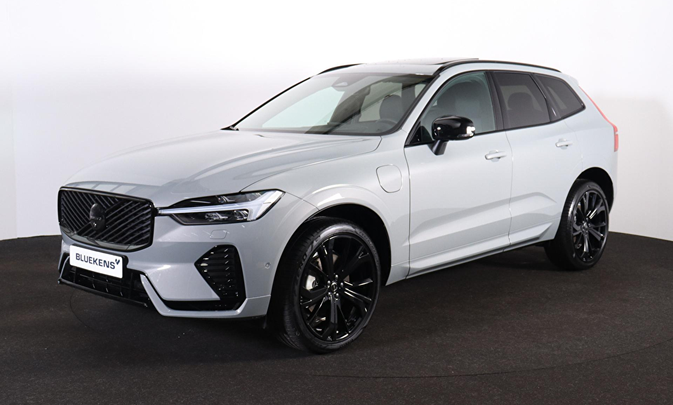 Volvo XC60 T8 Recharge AWD Ultra Black Edition - Panorama/schuifdak - IntelliSafe Assist & Surround - 360º Camera - Harman/Kardon audio - Adaptieve LED koplampen - Verwarmde voorstoelen, stuur & achterbank - Parkeersensoren voor & achter - Elektr. bedienb. voorstoelen met geheugen - Head up display - Draadloze tel. lader - Extra getint glas - 21' LMV