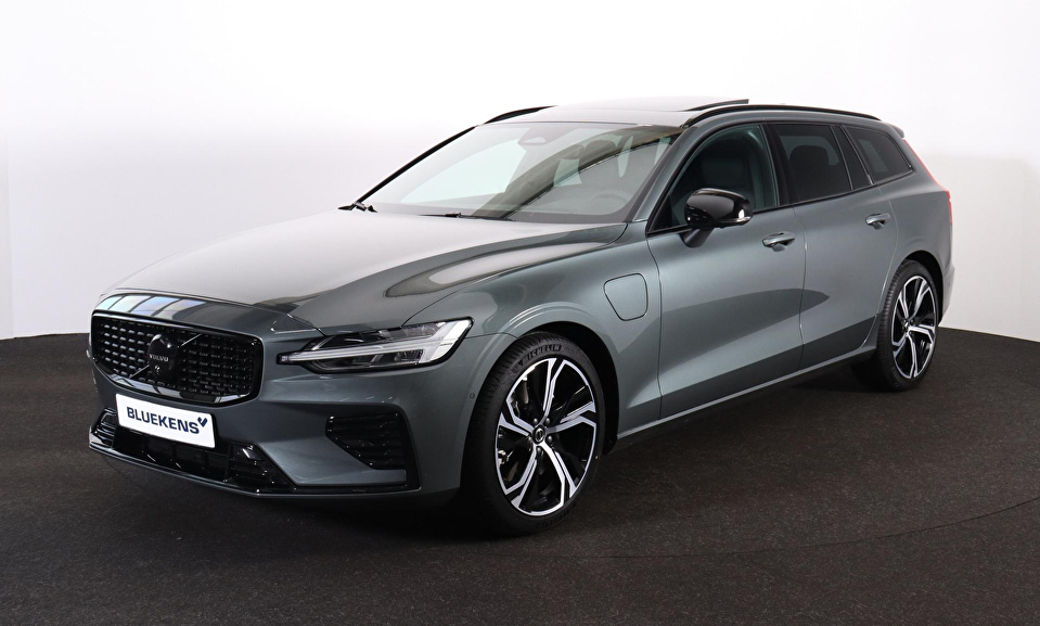 Volvo V60 T6 350pk Plug-in hybrid AWD Plus Dark - Panorama/schuifdak - IntelliSafe Assist & Surround - 360º Camera - Head-up Display - Harman/Kardon audio - Elektrisch verstel. voorstoelen met geheugen - Verwarmbare voorstoelen voor achter & stuurwiel - Contourstoelen - 19" Wielen
