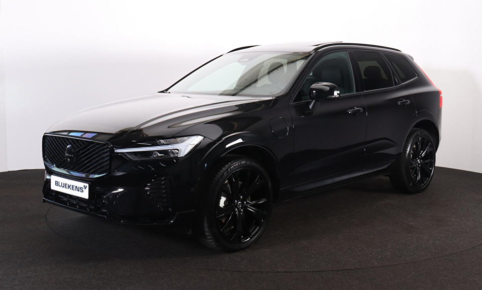 Volvo XC60 T6 Recharge AWD Plus Black Edition - Panorama/schuifdak - IntelliSafe Assist & Surround - 360º Camera - Harman/Kardon audio - Adaptieve LED koplampen - Verwarmde voorstoelen, stuur & achterbank - Parkeersensoren voor & achter - Elektr. bedienb. voorstoelen met geheugen links - Head up display - Draadloze tel. lader - Extra getint glas - 21' LMV