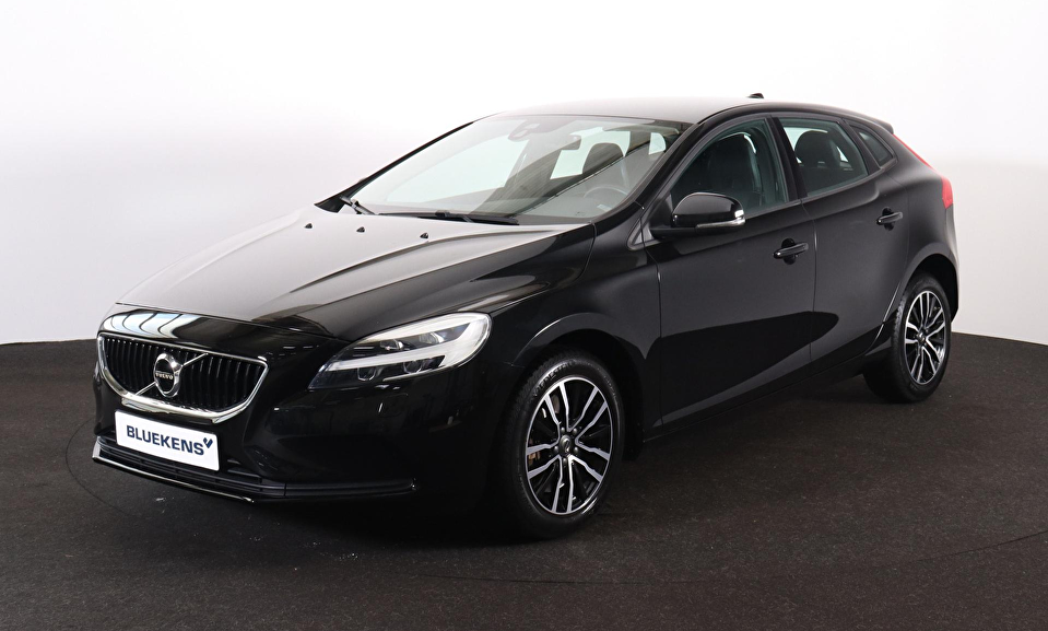 Volvo V40 T2 NordicPlus - Verwarmde voorstoelen - Parkeersensoren achter - Volvo On Call - Navigatie - High Performance audio - Cruise control - Standkachel - 16' LMV