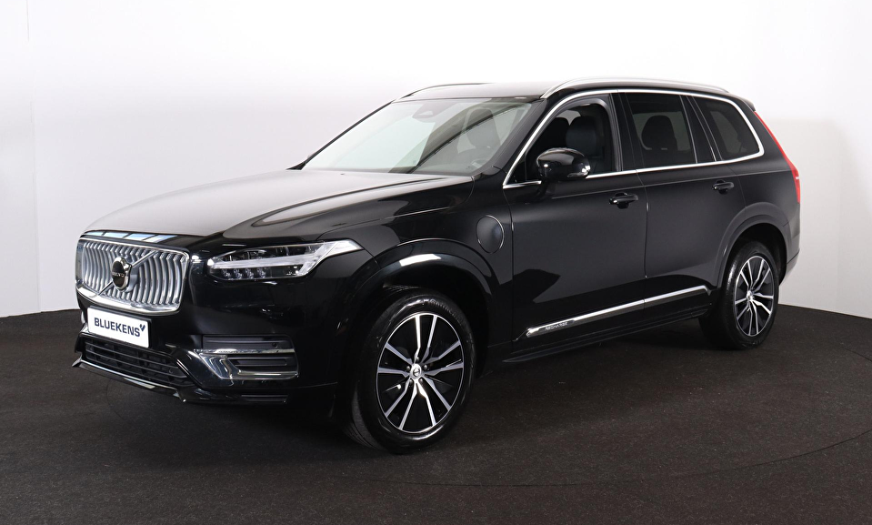 Volvo XC90 T8 Recharge AWD Core Bright - IntelliSafe Assist & Surround - Verwarmde voorstoelen, stuur & achterbank - Parkeersensoren voor & achter - Elektr. bedienb. voorstoelen met geheugen - Draadloze tel. lader - High Performance audio - Extra getint glas - Inklapbare trekhaak - 19' LMV