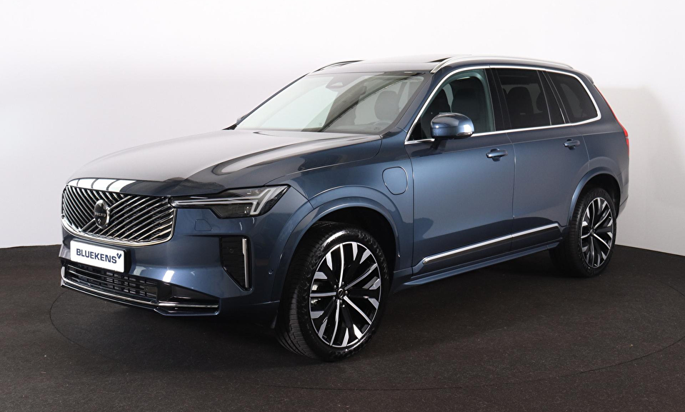 Volvo XC90 T8 Recharge AWD Plus Bright - Panorama/schuifdak - IntelliSafe Assist & Surround - 360º Camera - Harman/Kardon audio - Verwarmde voorstoelen, stuur & achterbank - Parkeersensoren voor & achter - Elektr. bedienb. voorstoelen met geheugen - Head up display - Draadloze tel. lader - Extra getint glas - Inklapbare trekhaak - 21' LMV