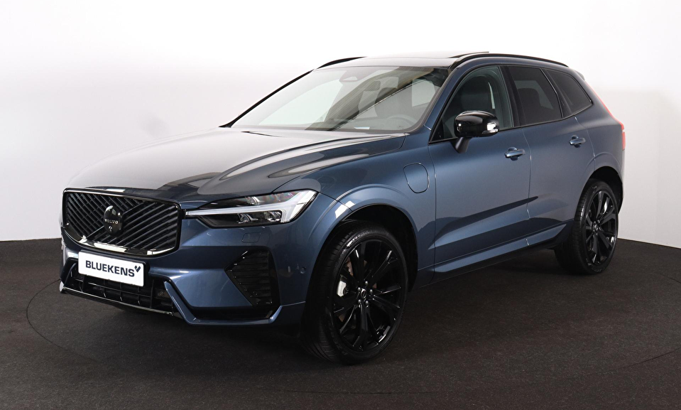 Volvo XC60 T8 Recharge AWD Ultra Black Edition - Panorama/schuifdak - IntelliSafe Assist & Surround - 360º Camera - Harman/Kardon audio - Adaptieve LED koplampen - Verwarmde voorstoelen, stuur & achterbank - Parkeersensoren voor & achter - Elektr. bedienb. voorstoelen met geheugen - Head up display - Draadloze tel. lader - Extra getint glas - Inklapbare trekhaak - 21' LMV