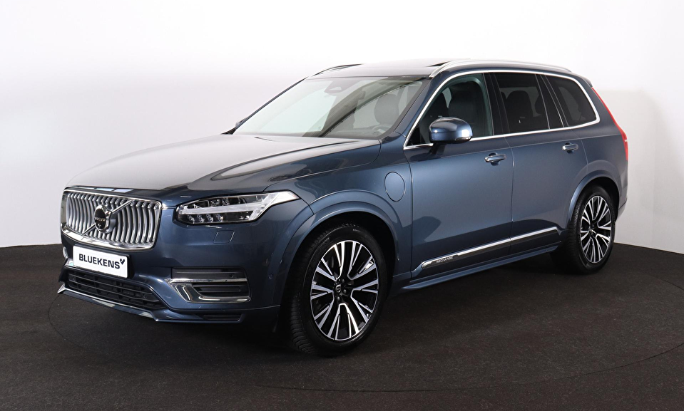 Volvo XC90 T8 Recharge AWD Inscription - Luchtvering - Panorama/schuifdak - IntelliSafe Assist & Surround - 360º Camera - Harman/Kardon audio - Adaptieve LED koplampen - Verwarmde voorstoelen, stuur & achterbank - Parkeersensoren voor & achter - Elektr. bedienb. voorstoelen met geheugen - Head up display - Draadloze tel. lader - Standkachel - Extra getint glas - Inklapbare trekhaak - 20' LMV