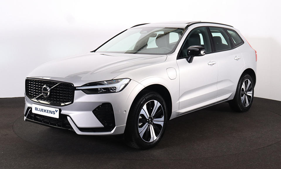 Volvo XC60 T6 Recharge AWD Plus Dark - Panorama/schuifdak - IntelliSafe Assist & Surround - 360º Camera - Verwarmde voorstoelen, stuur & achterbank - Parkeersensoren voor & achter - Elektr. bedienb. voorstoelen met geheugen - Draadloze tel. lader - Inklapbare trekhaak - 19' LMV