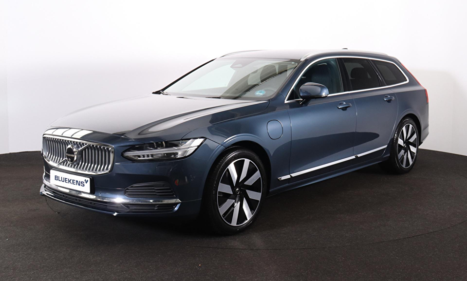 Volvo V90 T6 Recharge AWD Plus Bright - IntelliSafe Assist & Surround - 360º Camera - Harman/Kardon audio - Adaptieve LED koplampen - Verwarmde voorstoelen, stuur & achterbank - Parkeersensoren voor & achter - Elektr. bedienb. voorstoelen met geheugen - Extra getint glas - 19' LMV