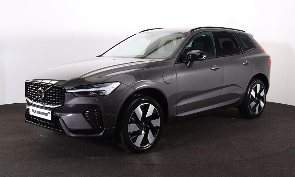 Volvo XC60 T8 Recharge AWD Plus Dark - Panorama/schuifdak - IntelliSafe Assist & Surround - 360º Camera - Harman/Kardon audio - Adaptieve LED koplampen - Verwarmde voorstoelen, stuur & achterbank - Parkeersensoren voor & achter - Elektr. bedienb. voorstoelen met geheugen - Draadloze tel. lader - Extra getint glas - 20' LMV