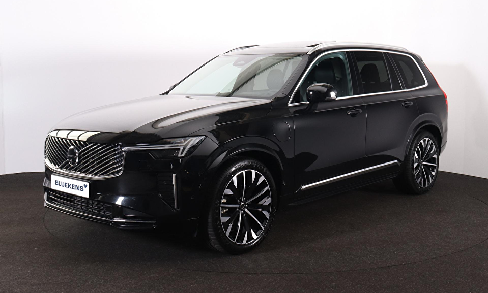 Volvo XC90 T8 Recharge AWD Ultra Bright - Luchtvering - Panorama/schuifdak - IntelliSafe Assist & Surround - 360º Camera - Bowers & Wilkins audio - Adaptieve LED koplampen - Verwarmde voorstoelen, stuur & achterbank - Parkeersensoren voor & achter - Elektr. bedienb. voorstoelen met geheugen - Geventileerde voorstoelen - Head up display - Draadloze tel. lader - Extra getint glas - 21' LMV