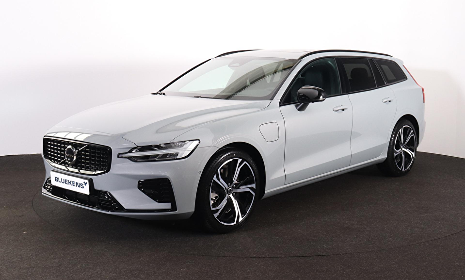 Volvo V60 T6 Recharge AWD Plus Dark - Panorama/schuifdak - IntelliSafe Assist & Surround - 360º Camera - Harman/Kardon audio - Verwarmde voorstoelen, stuur & achterbank - Parkeersensoren voor & achter - Elektr. bedienb. voorstoelen met geheugen - Head up display - Extra getint glas - 19' LMV