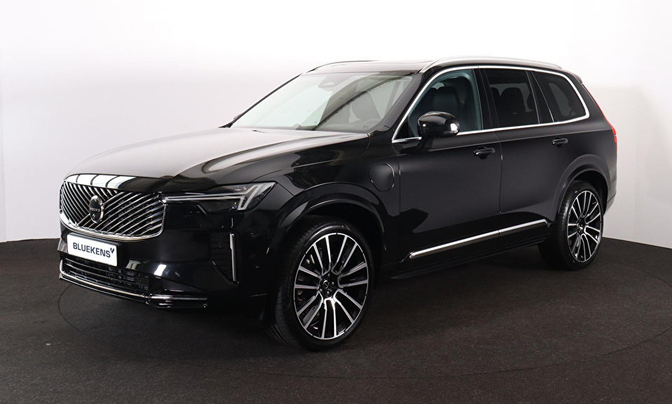 Volvo XC90 T8 Recharge AWD Ultra Bright Exec. Ed. - Luchtvering - Panorama/schuifdak - IntelliSafe Assist & Surround - 360º Camera - Bowers & Wilkins audio - Adaptieve LED koplampen - Verwarmde voorstoelen, stuur & achterbank - Parkeersensoren voor & achter - Elektr. bedienb. voorstoelen met geheugen - Geventileerde voorstoelen - Head up display - Draadloze tel. lader - Extra getint glas - Inklapbare trekhaak - 22' LMV