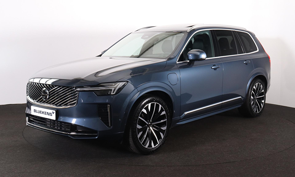 Volvo XC90 T8 Recharge AWD Ultra Bright - Luchtvering - Panorama/schuifdak - IntelliSafe Assist & Surround - 360º Camera - Bowers & Wilkins audio - Adaptieve LED koplampen - Verwarmde voorstoelen, stuur & achterbank - Parkeersensoren voor & achter - Elektr. bedienb. voorstoelen met geheugen - Geventileerde voorstoelen - Head up display - Draadloze tel. lader - Extra getint glas - 21' LMV