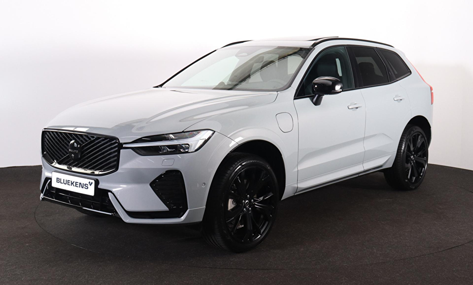 Volvo XC60 T8 Recharge AWD Ultra Black Edition Exec - Luchtvering - Panorama/schuifdak - IntelliSafe Assist & Surround - 360º Camera - Bowers & Wilkins audio - Adaptieve LED koplampen - Verwarmde voorstoelen, stuur & achterbank - Parkeersensoren voor & achter - Elektr. bedienb. voorstoelen met geheugen - Head up display - Draadloze tel. lader - Extra getint glas - 21' LMV
