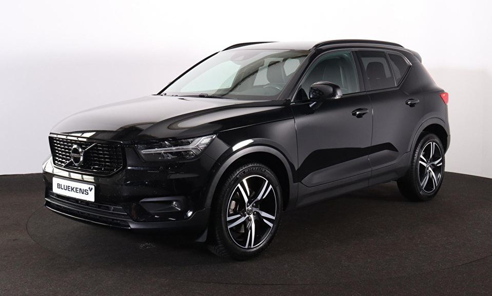 Volvo XC40 B4 Inscription Array