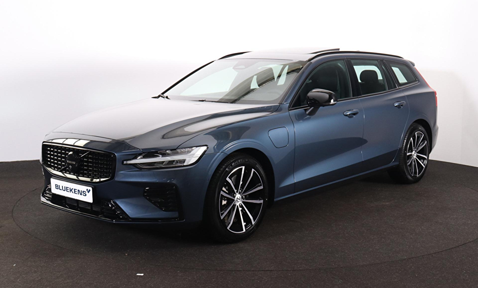 Volvo V60 T8 Plug-in hybrid AWD Plus Dark Performance Edit. - Panorama/schuifdak - IntelliSafe Assist & Surround - 360º Camera - Head-up Display - Harman/Kardon audio - Elektrisch verstel. voorstoelen met geheugen - Verwarmbare voorstoelen voor achter & stuurwiel - Contourstoelen - 18' wielen