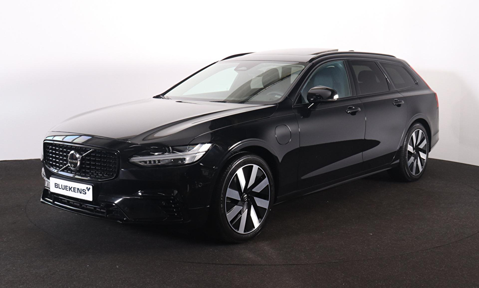 Volvo V90 T6 Recharge AWD Plus Dark - Panorama/schuifdak - IntelliSafe Assist & Surround - 360º Camera - Harman/Kardon audio - Verwarmde voorstoelen, stuur & achterbank - Parkeersensoren voor & achter - Elektr. bedienb. voorstoelen met geheugen - Head up display - Extra getint glas - 19' LMV