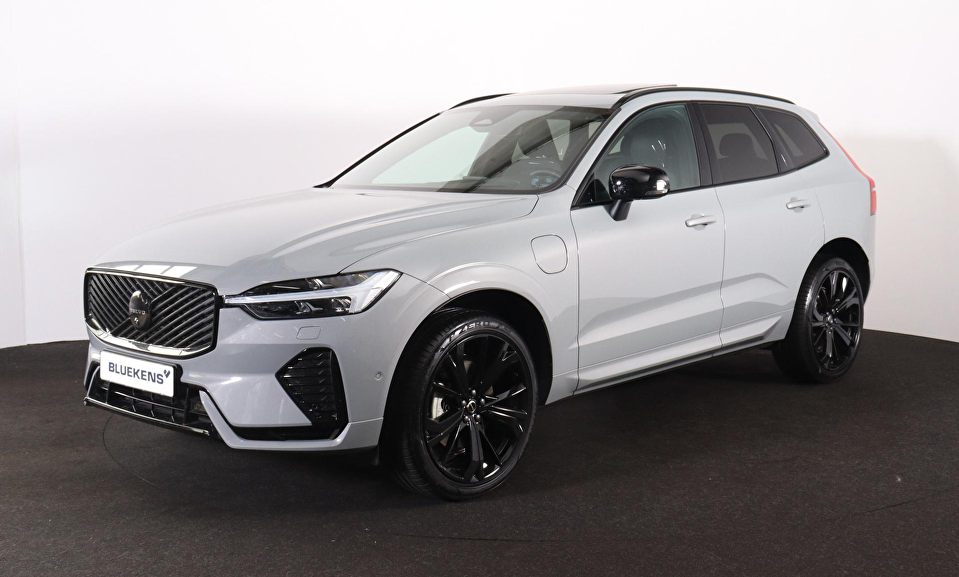 Volvo XC60 T6 Recharge AWD Ultra Black Edition - Panorama/schuifdak - IntelliSafe Assist & Surround - 360º Camera - Harman/Kardon audio - Adaptieve LED koplampen - Verwarmde voorstoelen, stuur & achterbank - Parkeersensoren voor & achter - Elektr. bedienb. voorstoelen met geheugen - Head up display - Draadloze tel. lader - Extra getint glas - Inklapbare trekhaak - 21' LMV
