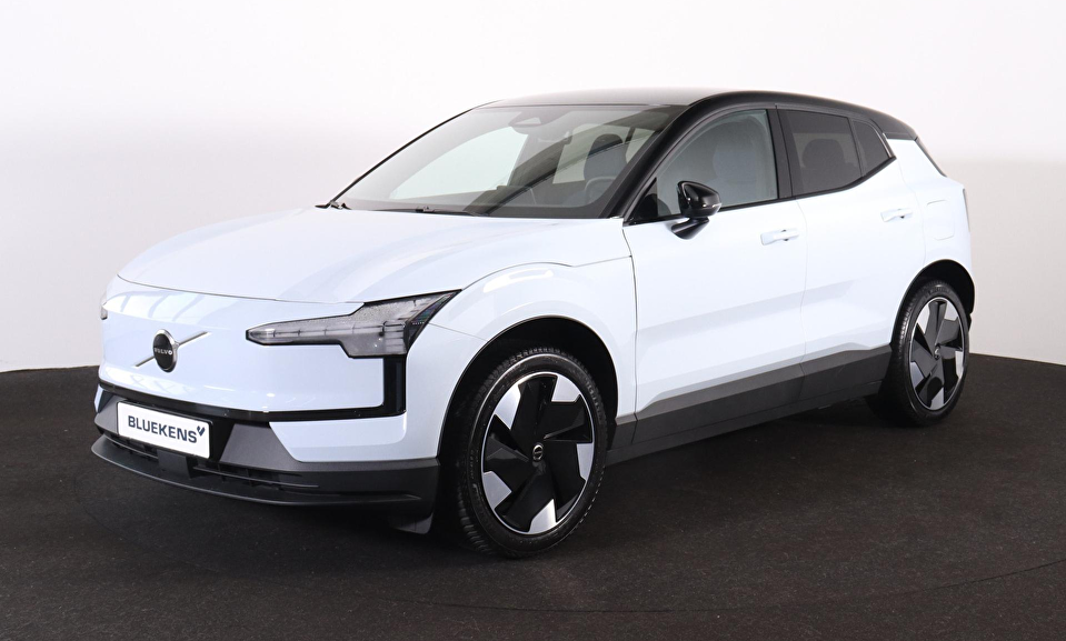 Volvo EX30 Extended Range Plus 69 kWh - Climate Pack - Adaptive Cruise Control - Parkeersensoren voor & achter - Extra getint glas - 19' LMV