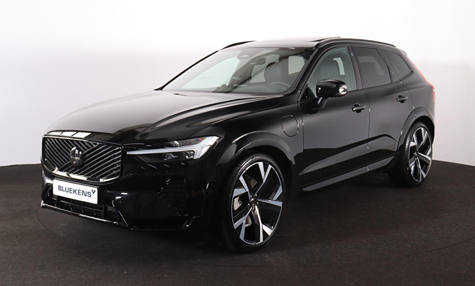 Volvo XC60 T8 Recharge AWD Ultra Black Edition Executive - Luchtvering - Panorama/schuifdak - IntelliSafe Assist & Surround - 360º Camera - Bowers & Wilkins audio - Adaptieve LED koplampen - Verwarmde voorstoelen, stuur & achterbank - Parkeersensoren voor & achter - Elektr. bedienb. voorstoelen met geheugen - Geventileerde voorstoelen - Head up display - Draadloze tel. lader - 22' LMV