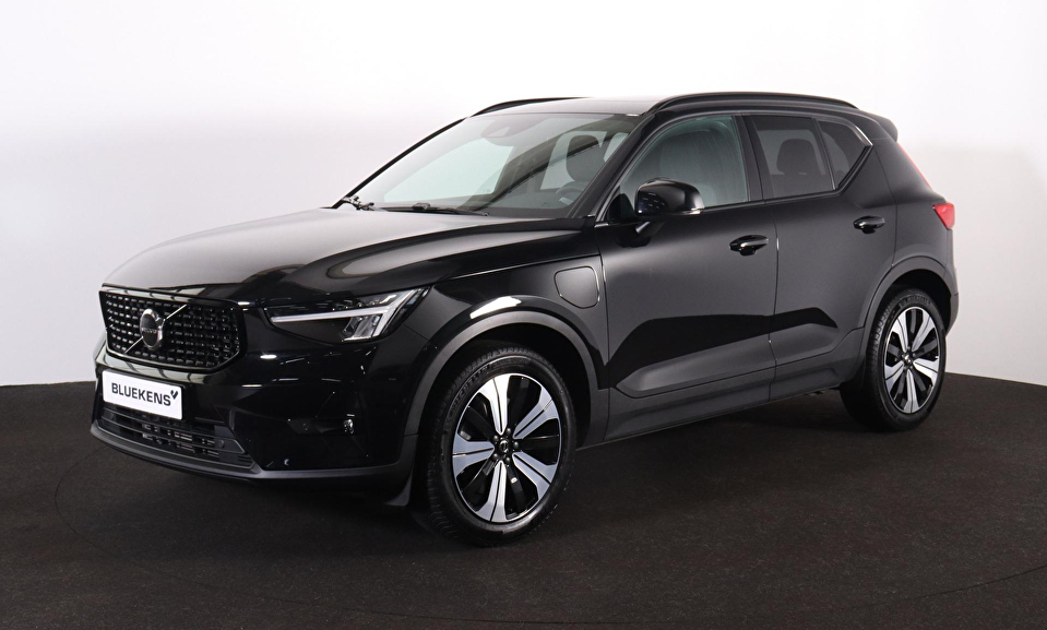 Volvo XC40 T5 Recharge Ultimate Bright - Panorama/schuifdak - IntelliSafe Assist - Harman/Kardon audio - Parkeercamera achter - Verwarmde voorstoelen & stuur - Parkeersensoren voor & achter - Elektr. bedienb. voorstoelen met geheugen links - Draadloze tel. lader - Extra getint glas - Inklapbare trekhaak - 19' LMV