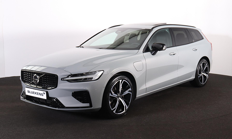 Volvo V60 T6 Recharge AWD Plus Dark - Panorama/schuifdak - IntelliSafe Assist & Surround - 360º Camera - Harman/Kardon audio - Verwarmde voorstoelen, stuur & achterbank - Parkeersensoren voor & achter - Elektr. bedienb. voorstoelen met geheugen - Head up display - Extra getint glas - 19' LMV