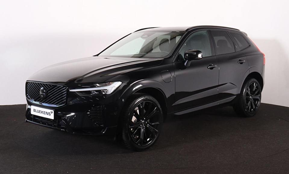 Volvo XC60 T6 Recharge AWD Plus Black Edition - Panorama/schuifdak - IntelliSafe Assist & Surround - 360º Camera - Harman/Kardon audio - Verwarmde voorstoelen, stuur & achterbank - Parkeersensoren voor & achter - Elektr. bedienb. voorstoelen met geheugen - Head up display - Draadloze tel. lader - Extra getint glas - 21' LMV