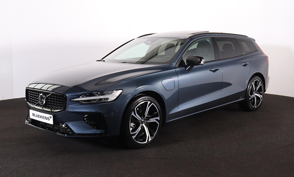 Volvo V60 T6 Recharge AWD Plus Dark - Panorama/schuifdak - IntelliSafe Assist & Surround - 360º Camera - Harman/Kardon audio - Verwarmde voorstoelen, stuur & achterbank - Parkeersensoren voor & achter - Elektr. bedienb. voorstoelen met geheugen - Head up display - Extra getint glas - 19' LMV