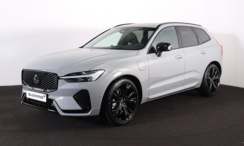 Volvo XC60 T8 Recharge AWD Ultra Black Edition Exec - Luchtvering - Panorama/schuifdak - IntelliSafe Assist & Surround - 360º Camera - Bowers & Wilkins audio - Adaptieve LED koplampen - Verwarmde voorstoelen, stuur & achterbank - Parkeersensoren voor & achter - Elektr. bedienb. voorstoelen met geheugen - Head up display - Draadloze tel. lader - Extra getint glas - 21' LMV
