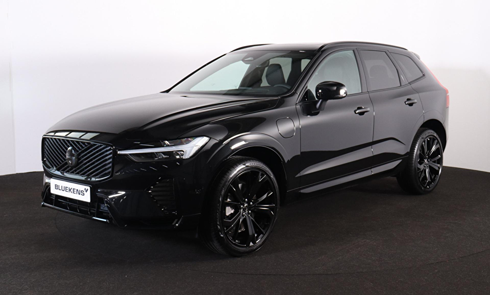 Volvo XC60 T6 Recharge AWD Plus Black Edition - Panorama/schuifdak - IntelliSafe Assist & Surround - 360º Camera - Harman Kardon audio - Verwarmde voorstoelen, stuur & achterbank - Parkeersensoren voor & achter - Elektr. bedienb. voorstoelen met geheugen - Head up display - Draadloze tel. lader - Extra getint glas - 21' LMV