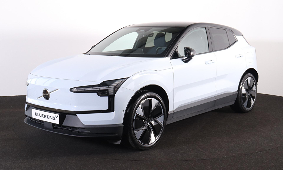 Volvo EX30 Performance Ultra 69 kWh - 360º Camera - Harman/Kardon audio - Verwarmde voorstoelen & stuur - Parkeersensoren voor & achter - Extra getint glas - 20' LMV
