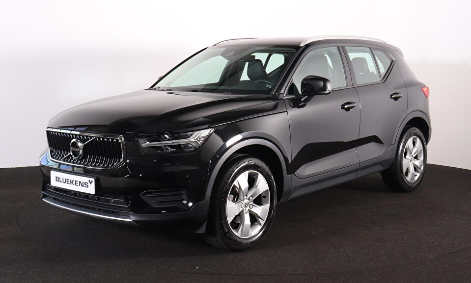 Volvo XC40 T3 Momentum Pro - IntelliSafe Assist & Surround - Parkeercamera achter - Verwarmde voorstoelen - Parkeersensoren voor & achter - Volvo On Call - 18' LMV