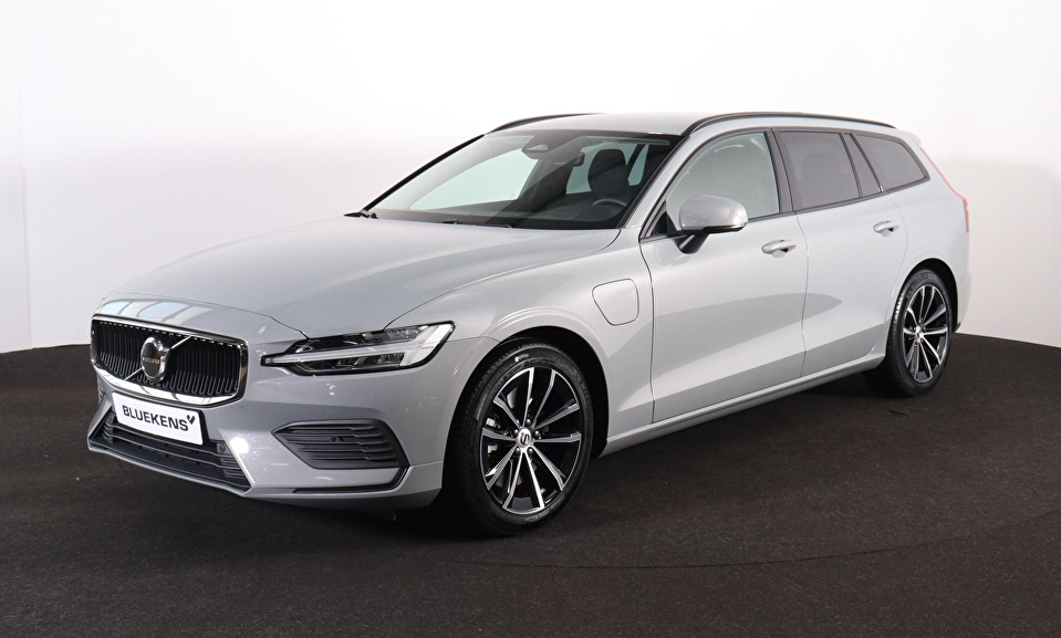 Volvo V60 T6 Recharge AWD Essential - IntelliSafe Assist - Parkeercamera achter - Verwarmde voorstoelen, stuur & achterbank - Parkeersensoren voor & achter - Extra getint glas - 18' LMV