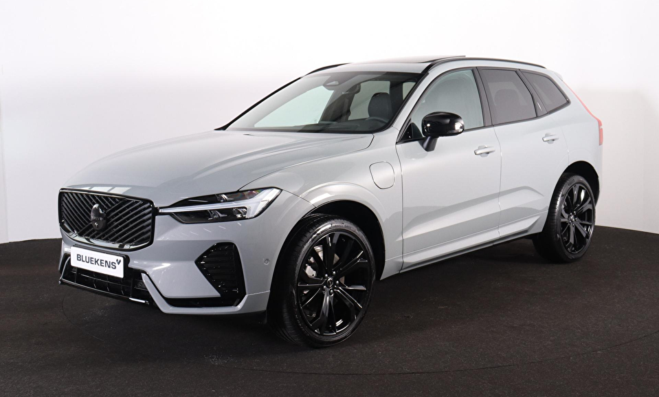 Volvo XC60 T6 Recharge AWD Plus Black Edition - Panorama/schuifdak - IntelliSafe Assist & Surround - 360º Camera - Harman/Kardon audio - Verwarmde voorstoelen, stuur & achterbank - Parkeersensoren voor & achter - Elektr. bedienb. voorstoelen met geheugen - Head up display - Draadloze tel. lader - Extra getint glas - 21' LMV