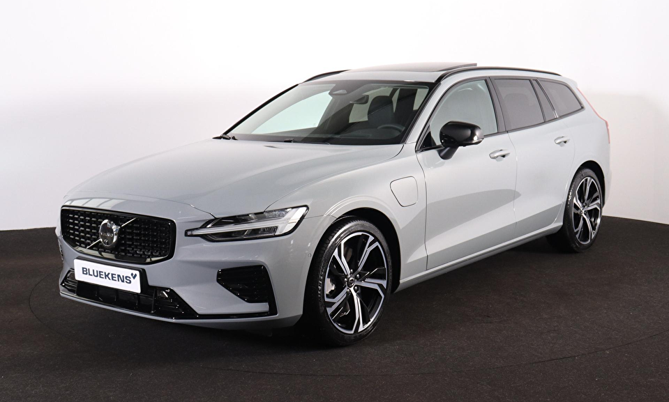 Volvo V60 T6 Recharge AWD Plus Dark - Panorama/schuifdak - IntelliSafe Assist & Surround - 360º Camera - Harman/Kardon audio - Verwarmde voorstoelen, stuur & achterbank - Parkeersensoren voor & achter - Elektr. bedienb. voorstoelen met geheugen - Head up display - Extra getint glas - 19' LMV