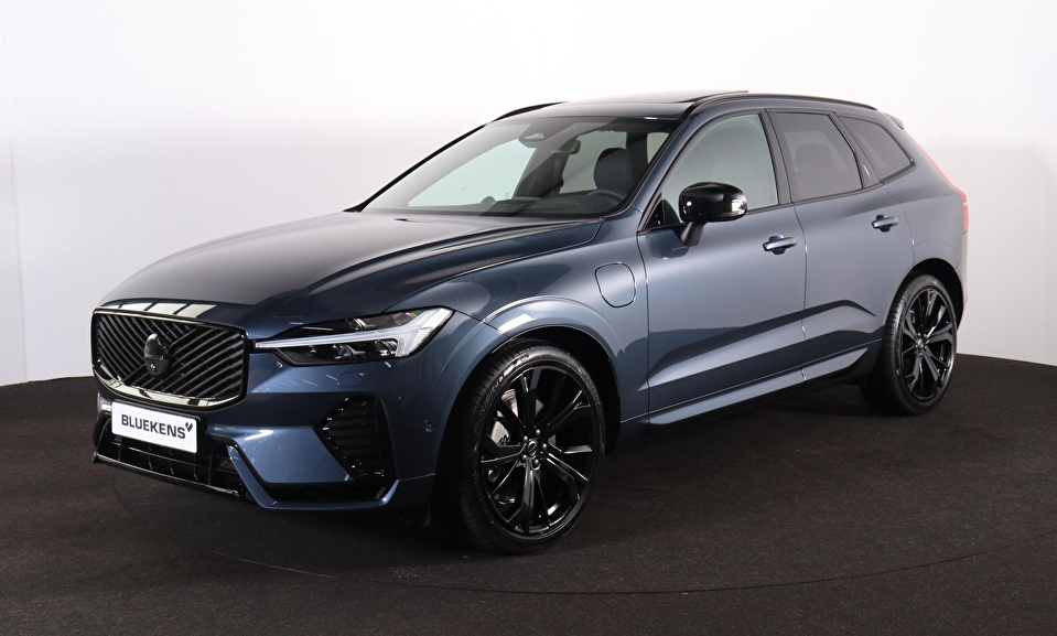 Volvo XC60 T8 Recharge AWD Ultra Black Edition Exec - Luchtvering - Panorama/schuifdak - IntelliSafe Assist & Surround - 360º Camera - Bowers & Wilkins audio - Adaptieve LED koplampen - Verwarmde voorstoelen, stuur & achterbank - Parkeersensoren voor & achter - Elektr. bedienb. voorstoelen met geheugen - Head up display - 21' LMV