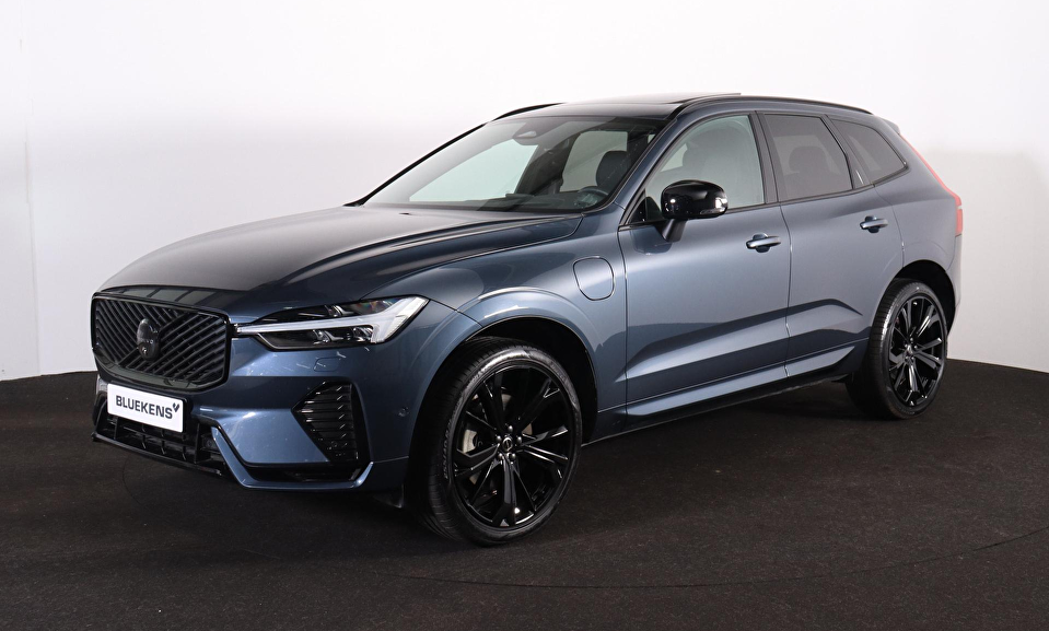 Volvo XC60 T6 Recharge AWD Plus Black Edition - Panorama/schuifdak - IntelliSafe Assist & Surround - 360º Camera - Harman/Kardon audio - Adaptieve LED koplampen - Verwarmde voorstoelen, stuur & achterbank - Parkeersensoren voor & achter - Elektr. bedienb. voorstoelen met geheugen - Head up display - Draadloze tel. lader - Extra getint glas - Inklapbare trekhaak - 21' LMV