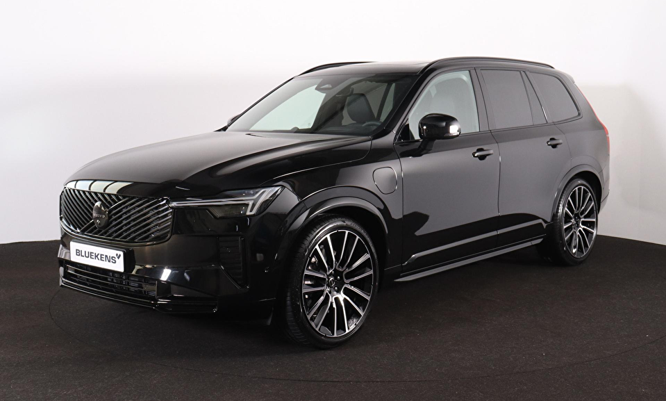 Volvo XC90 T8 Recharge AWD Ultra Black Ed. Exec. - Luchtvering - Panorama/schuifdak - IntelliSafe Assist & Surround - 360º Camera - Bowers & Wilkins audio - Adaptieve LED koplampen - Verwarmde voorstoelen, stuur & achterbank - Parkeersensoren voor & achter - Elektr. bedienb. voorstoelen met geheugen - Geventileerde voorstoelen - Head up display - Draadloze tel. lader - Extra getint glas - 22' LMV