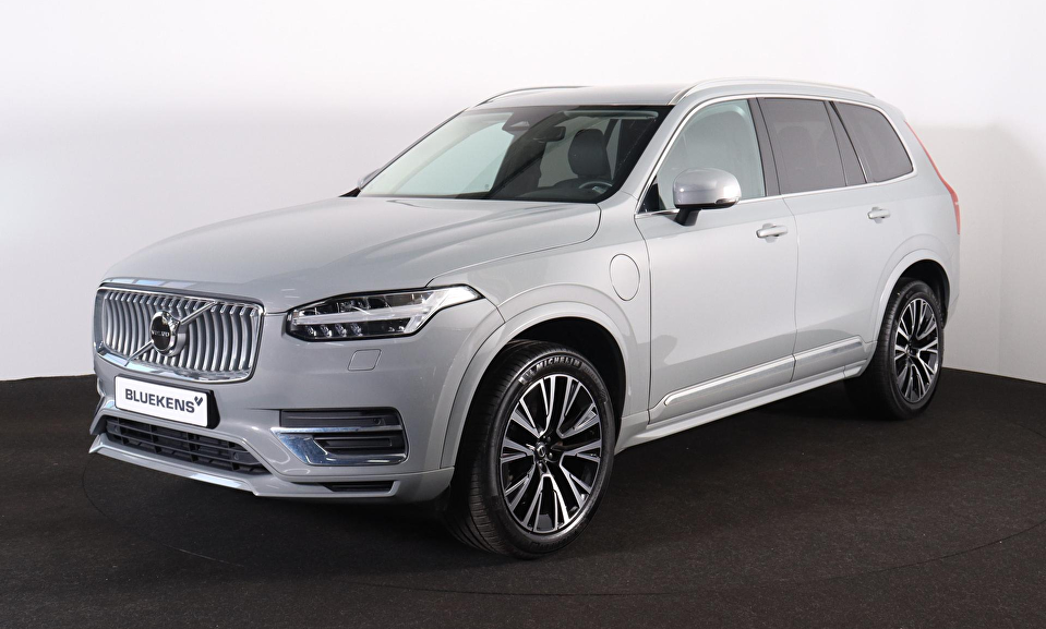 Volvo XC90 T8 Recharge AWD Core Bright - IntelliSafe Assist & Surround - Harman/Kardon audio - Adaptieve LED koplampen - Parkeercamera achter - Verwarmde voorstoelen, stuur & achterbank - Parkeersensoren voor & achter - Draadloze tel. lader - Extra getint glas - Inklapbare trekhaak - 20' LMV