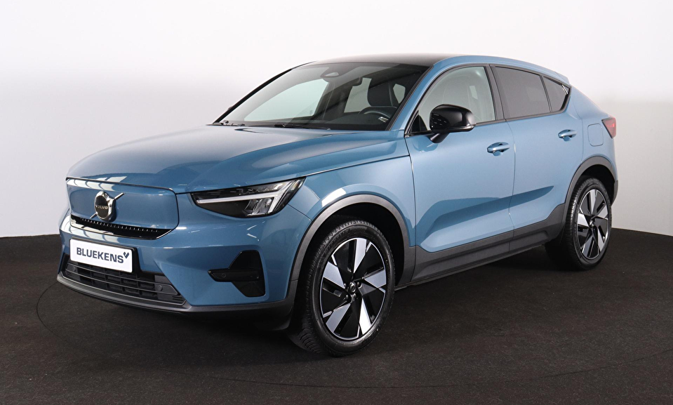 Volvo C40 Extended Range Plus 82 kWh - IntelliSafe Assist & Surround - Parkeercamera achter - Verwarmde voorstoelen & stuur - Parkeersensoren voor & achter - Draadloze tel. lader - Warmtepomp - Extra getint glas - 19' LMV