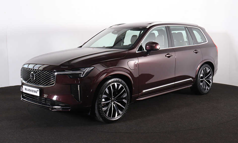 Volvo XC90 T8 Recharge AWD Ultra Bright - Luchtvering - Panorama/schuifdak - IntelliSafe Assist & Surround - 360º Camera - Bowers & Wilkins audio - Adaptieve LED koplampen - Verwarmde voorstoelen, stuur & achterbank - Parkeersensoren voor & achter - Elektr. bedienb. voorstoelen met geheugen - Draadloze tel. lader - Inklapbare trekhaak - 21' LMV