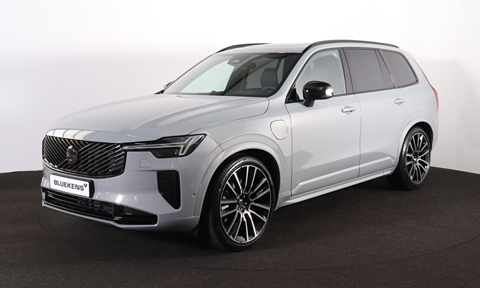 Volvo XC90 T8 Recharge AWD Ultra Black Ed. Exec. - Luchtvering - Panorama/schuifdak - IntelliSafe Assist & Surround - 360º Camera - Bowers & Wilkins audio - Adaptieve LED koplampen - Verwarmde voorstoelen, stuur & achterbank - Parkeersensoren voor & achter - Elektr. bedienb. voorstoelen met geheugen - Geventileerde voorstoelen - Head up display - Draadloze tel. lader - Extra getint glas - 22' LMV