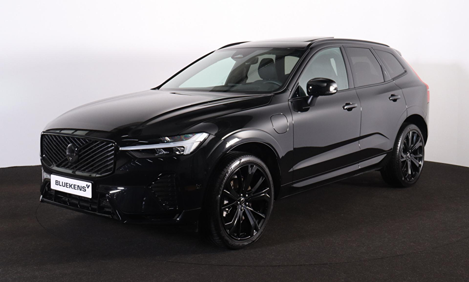 Volvo XC60 T6 Recharge AWD Plus Black Edition - Panorama/schuifdak - IntelliSafe Assist & Surround - 360º Camera - Harman/Kardon audio - Verwarmde voorstoelen, stuur & achterbank - Parkeersensoren voor & achter - Elektr. bedienb. voorstoelen met geheugen - Head up display - Draadloze tel. lader - Extra getint glas - 21' LMV
